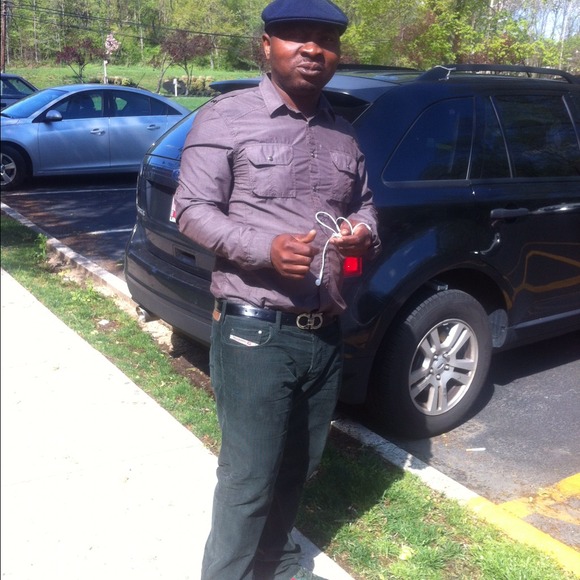 Profile Picture of Marc Fongang (@marcfongang) on Poshmark