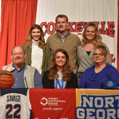 Profile Picture of Karen Savageon Twitter