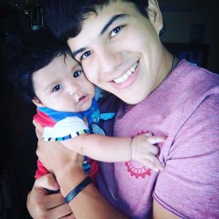 Profile Picture of Jonathan Viveros (@jonaviveros1996) on Twitter