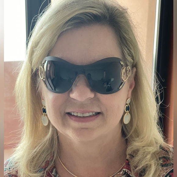 Cindy Bolton - Poshmark Profile Picture of Cindy Bolton (@cindybolton280) on Poshmark