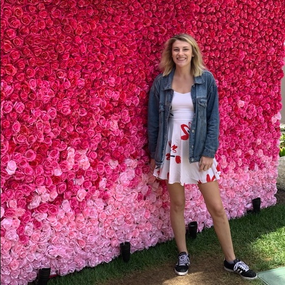 Profile Picture of Emily Deboer (@emilyjdeboer) on Poshmark