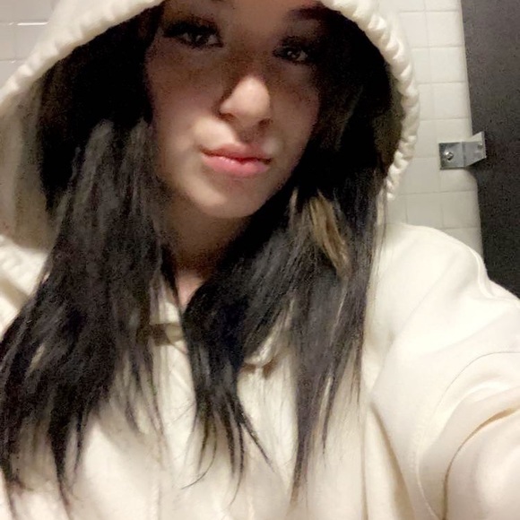 Francesca Soskin - Poshmark Profile Picture of Francesca Soskin (@frankieskin1269) on Poshmark