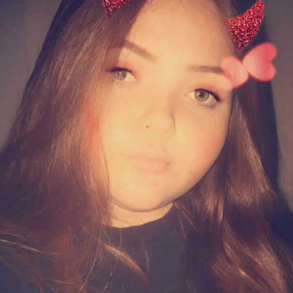Profile Picture of Alexa Sage (@asj01) on Poshmark