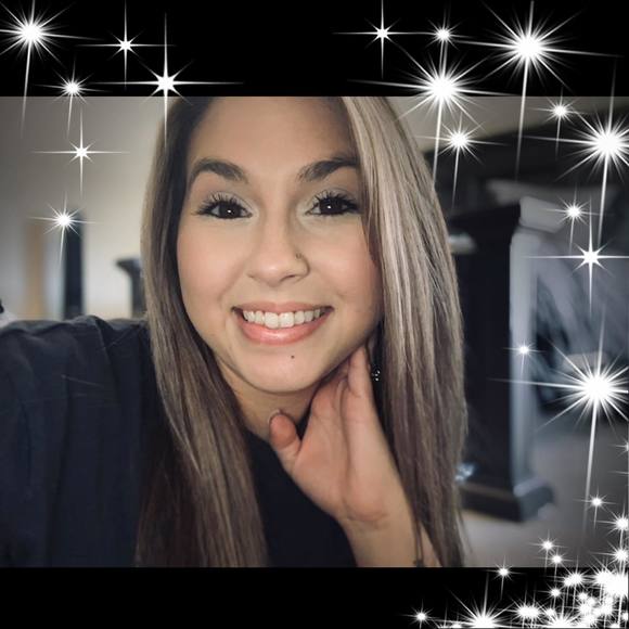 Profile Picture of 'sarah Belmares (@sarahbelmares) on Poshmark