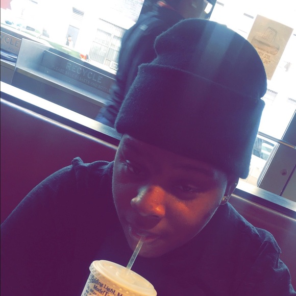 Profile Picture of Kyasha Hill (@kyashahill1) on Poshmark