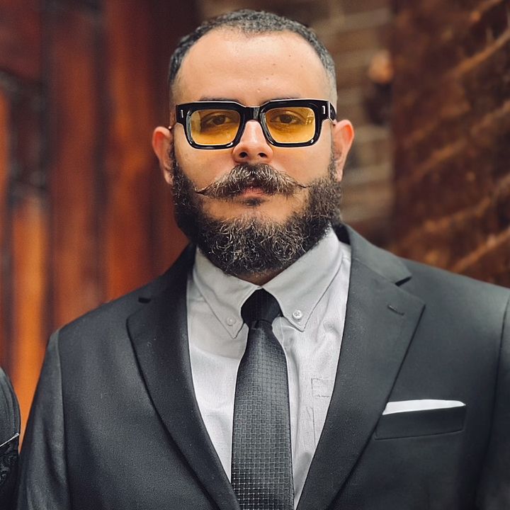 Profile Picture of Justin Constante (@jcmostache) on Tiktok