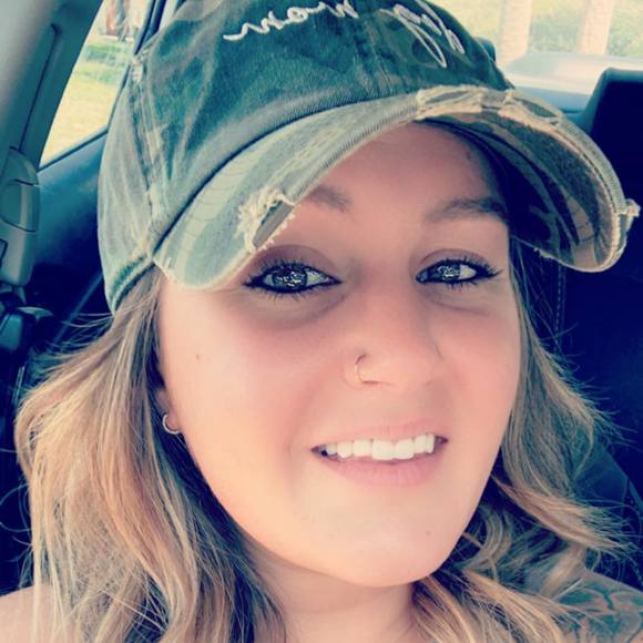 Profile Picture of Amber Eckert (@101088) on Poshmark