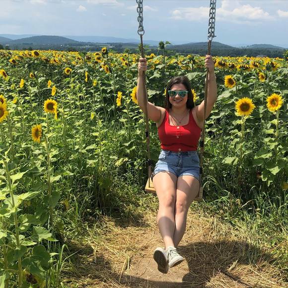 Profile Picture of Jordanne Brouse (@maybejnb) on Poshmark