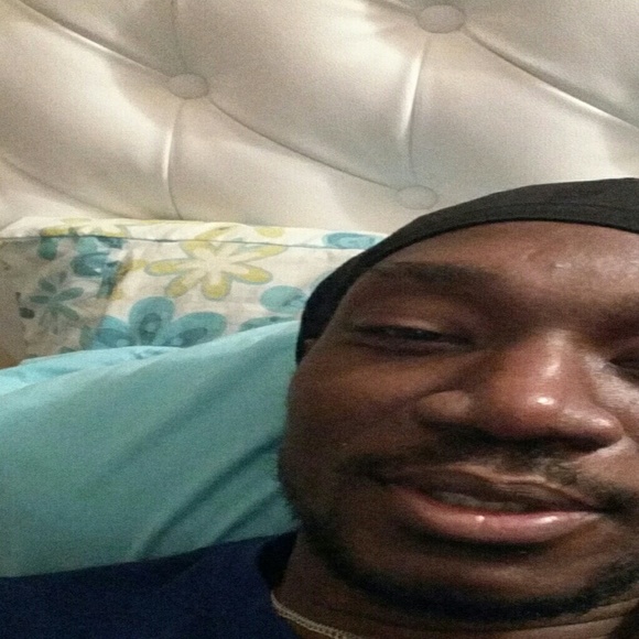 Profile Picture of Damien White (@staubyn) on Poshmark