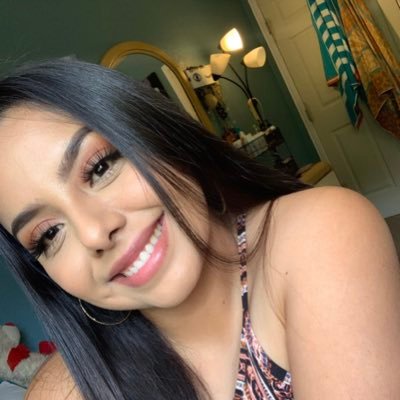 Profile Photo of Diana  🌻 (@Diana_Rangel97) on Twitter