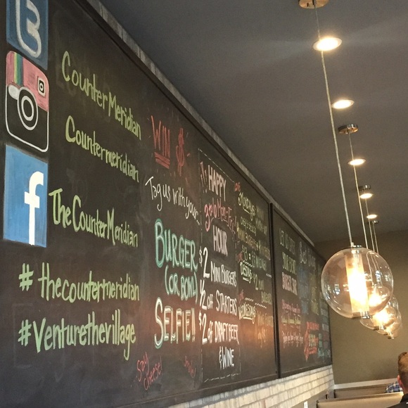 Profile Picture of Jinous Esmaeili (@jnsesma) on Poshmark