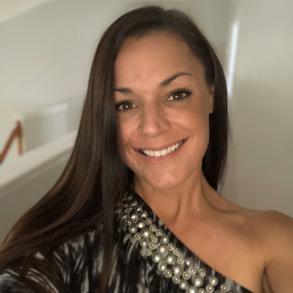 Profile Picture of Jennifer Kaniecki (@jmengesser) on Poshmark