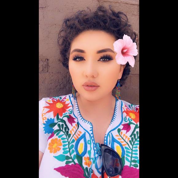 Profile Picture of Estela Rios (@clara0222) on Poshmark