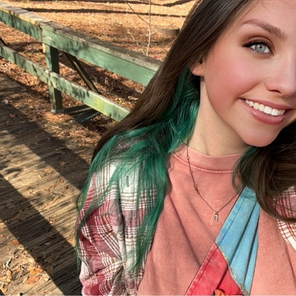 Profile Picture of Aimee Cain (@aimeecain814) on Poshmark