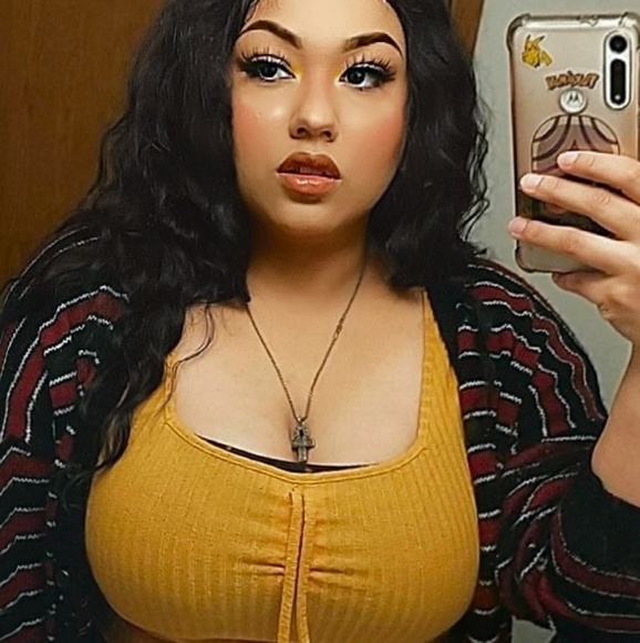 Profile Picture of Shiloe Gallardo-scott (@shiloescott) on Poshmark