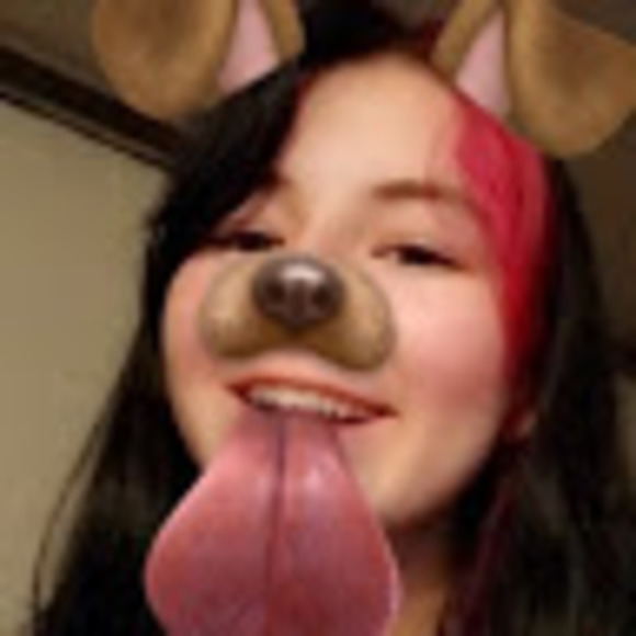 Profile Picture of Cheyenne Build-a-bear (@unsualdeathbat) on Poshmark
