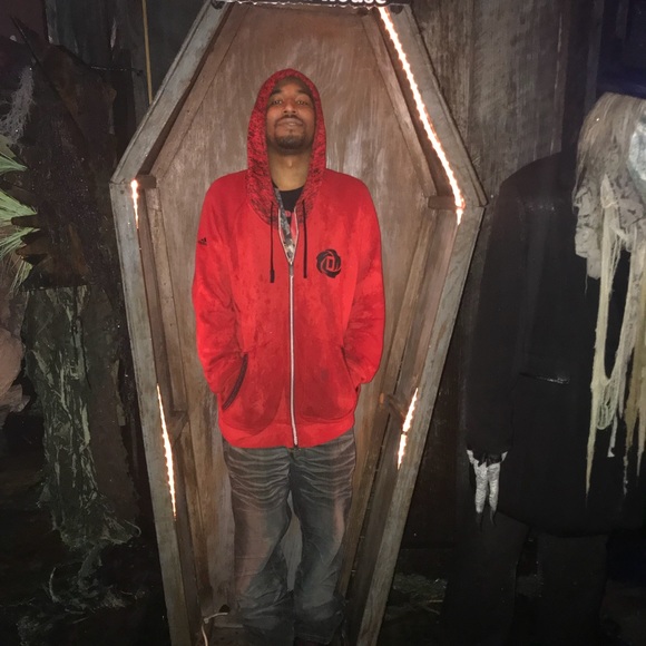 Profile Picture of Mike Gilliam (@mikeg770) on Poshmark