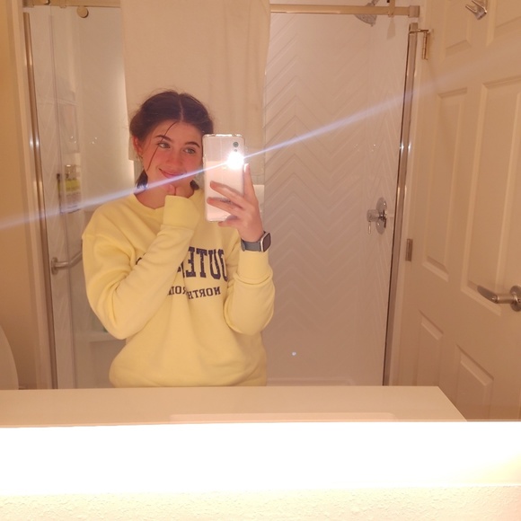 Profile Picture of Pamela Robbins (@pam_robbins708) on Poshmark