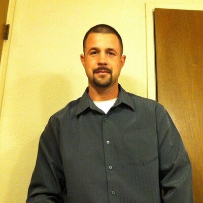 Profile Picture of Jeffrey Riddle (@riddle_jeffrey) on Twitter