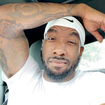 Profile Picture of Mélvin D. Swéats Jr™ (@Melvinwhoknows) on Twitter