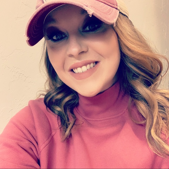 Profile Picture of Jaccie Lansdale (@jlansdale2008) on Poshmark