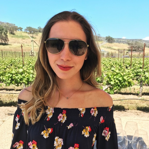 Profile Picture of Jenna Hazuda (@jklosicki) on Poshmark