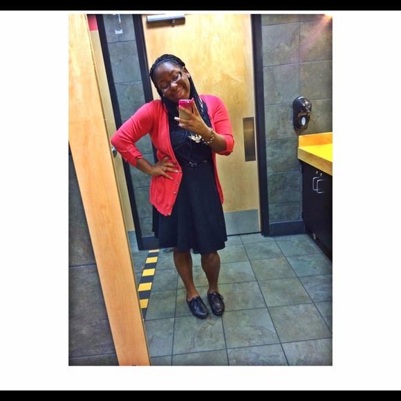 Profile Picture of Tiffany Mciver (@tmackk) on Poshmark