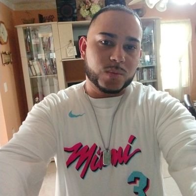 Profile Picture of Carlos Sarria (@carlossarria329) on Twitter