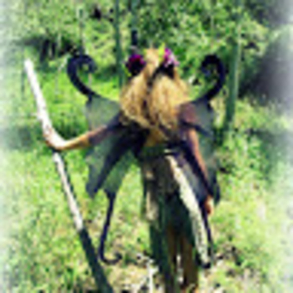 Profile Picture of Hannah Arch (@hannahcat2006) on Poshmark