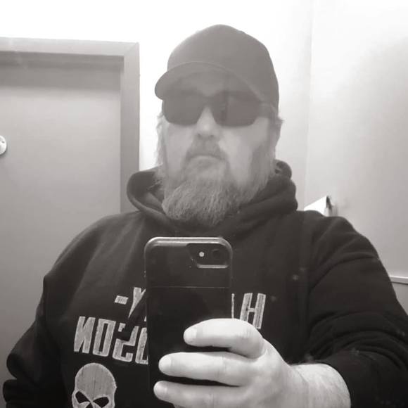 Profile Picture of Matthew Dawson (@madzjd) on Poshmark