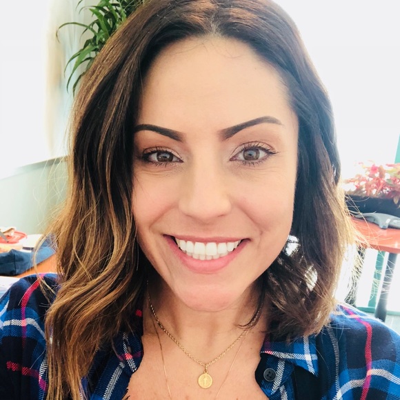 Profile Picture of Patricia Duerr (@patri13) on Poshmark