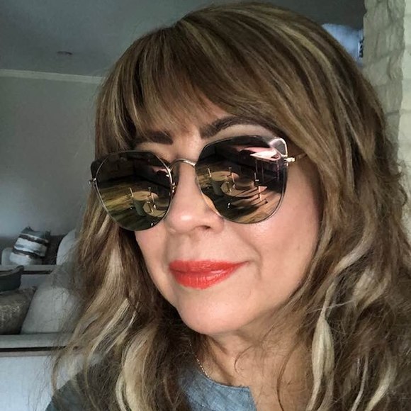 Profile Picture of Laura Roy (@lauraroy) on Poshmark