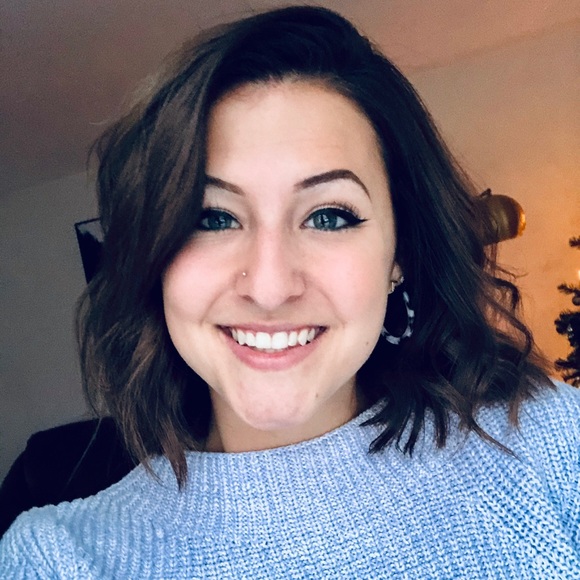 Profile Picture of Rachelle Jaffarian (@rjaffarian) on Poshmark