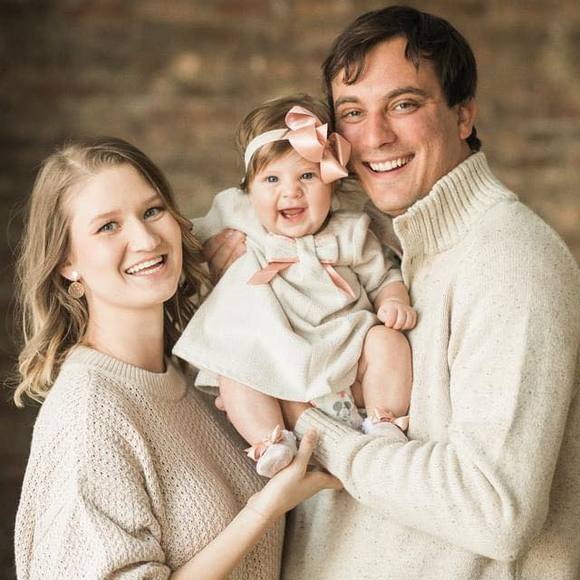 Profile Picture of Emma Lukis (@emmaromanek) on Poshmark