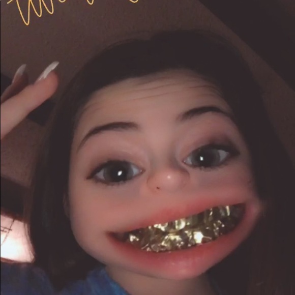 Profile Picture of Maddie Baltazor (@maddiebaltazor_) on Poshmark