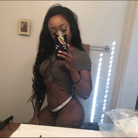 Profile Picture of Taylor Durden (@tay_theunicorn) on Poshmark