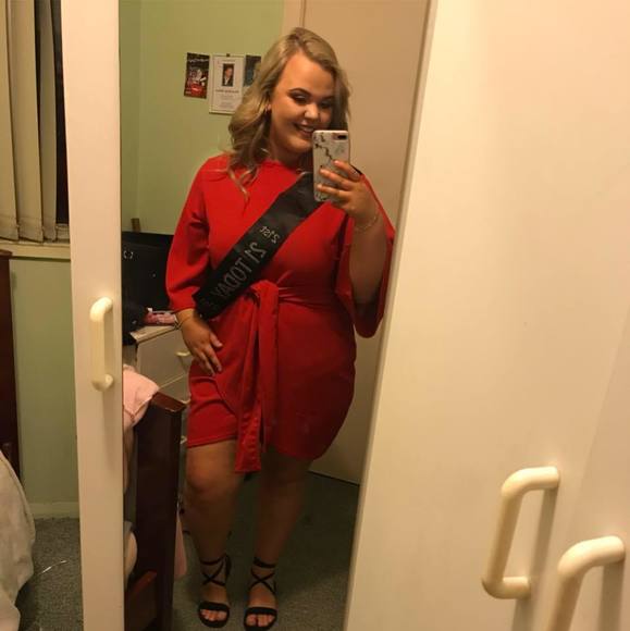 Profile Picture of Melinda Hollard (@melindahollard) on Poshmark