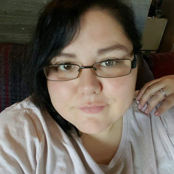 Profile Picture of Amanda Corbett (@amandacorbett83) on Poshmark