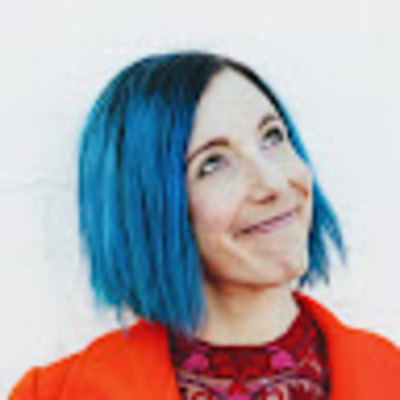 Profile Picture of Erin Pheil (@timeforcake) on Poshmark