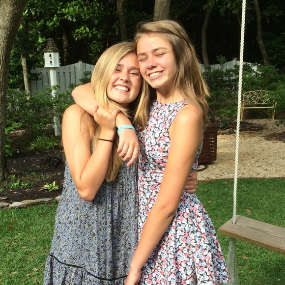 Profile Picture of Gabrielle Beesley (@gabri33) on Poshmark