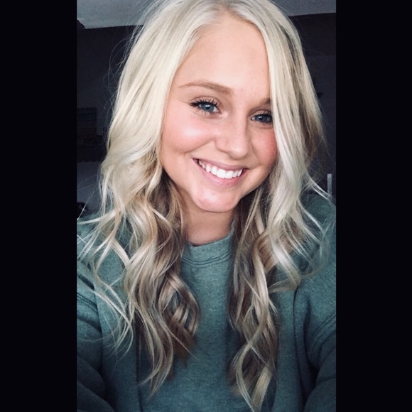 Profile Picture of Sophia Cottingim (@sophiacottingim) on Poshmark