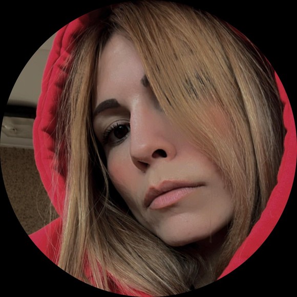 Profile Picture of Lisabeth Schlipp (@hyrcflhyc8wyee) on Poshmark