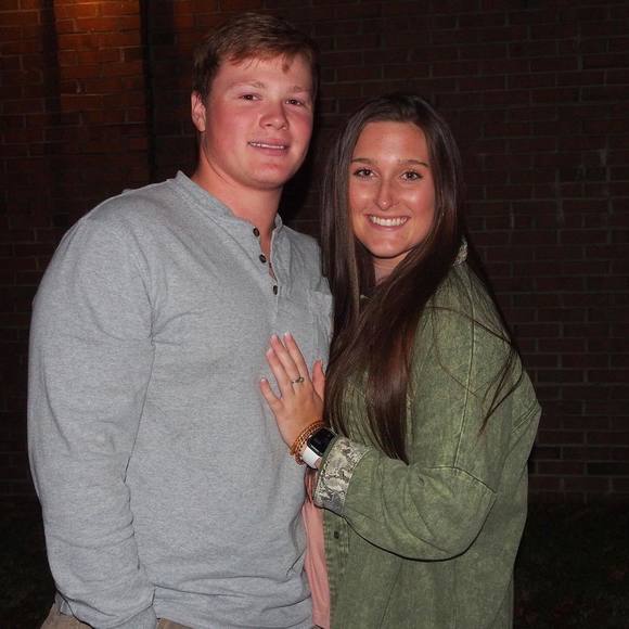 Profile Picture of Julianna Barfield (@julianna682) on Poshmark