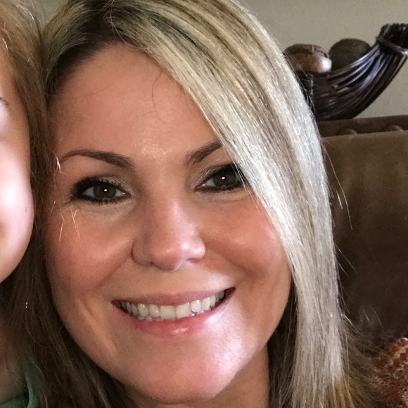 Profile Picture of Constance Alexander (@constancealex) on Poshmark