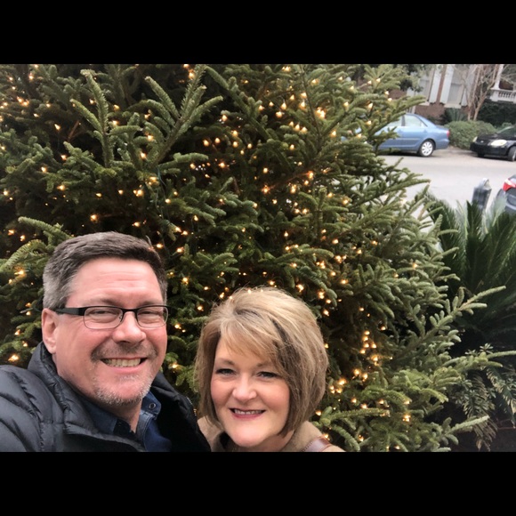 Profile Picture of Amy Helmer (@amy_helmer) on Poshmark