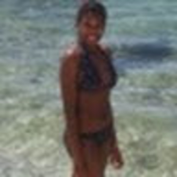 Profile Picture of Charisse Pearson (@charissepearson) on Poshmark
