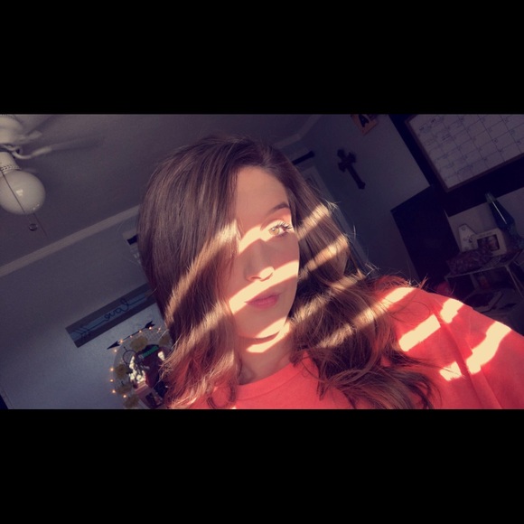 Profile Picture of Skyler Thuesen (@skylerthuesen) on Poshmark