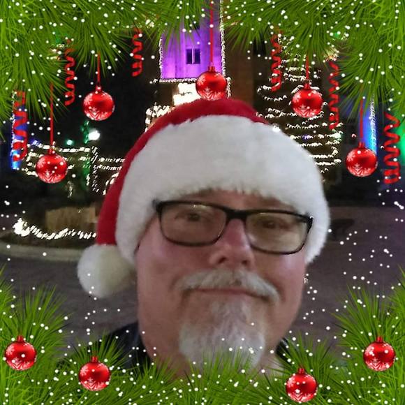 Profile Picture of David Dumas (@bigpapa_dave) on Poshmark