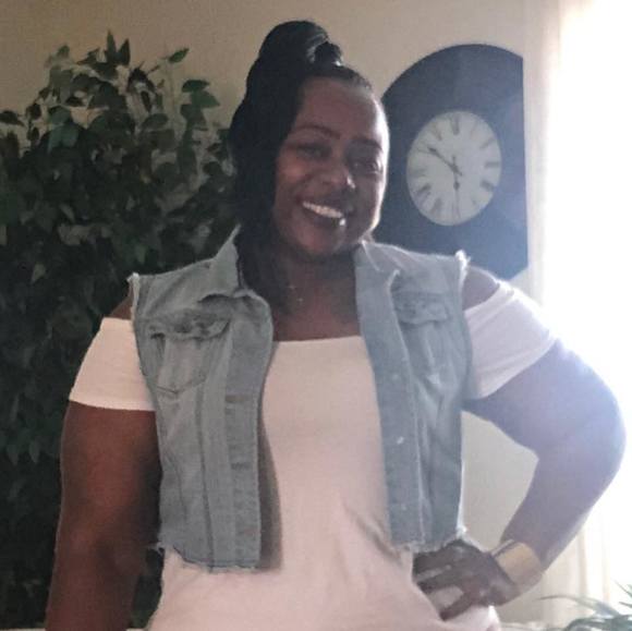 Profile Picture of Ty Wolfe (@tywolfe) on Poshmark