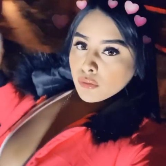 Profile Picture of Yajaira Ramirez (@yajairaramir451) on Poshmark